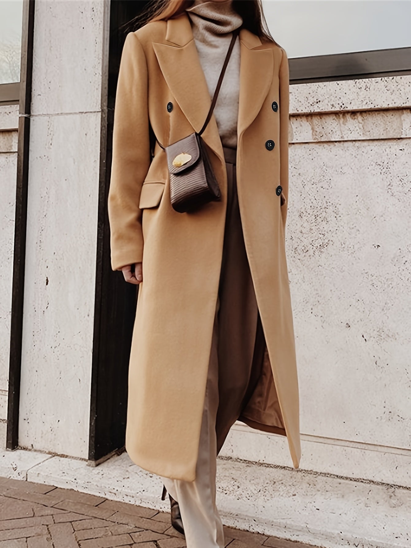 Tidlös kamelfärgad tweedkappa