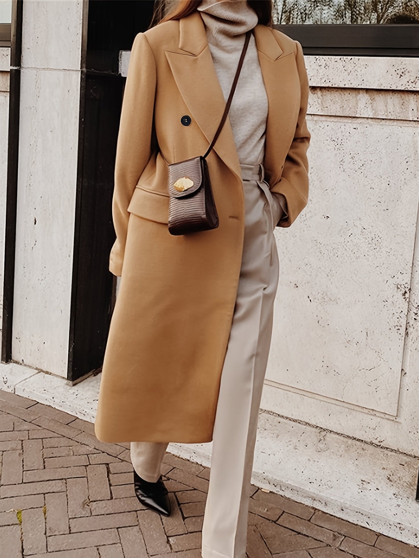 Tidlös kamelfärgad tweedkappa